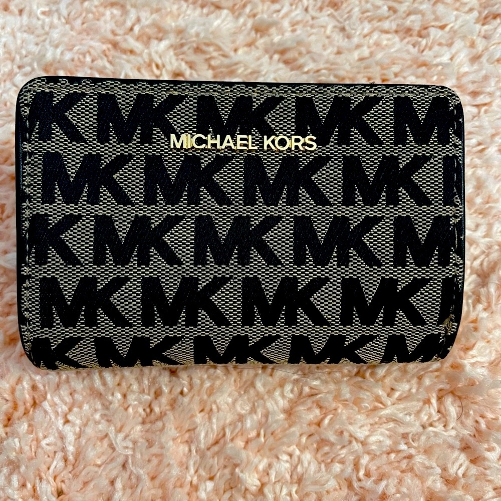 Michael Kors Signature Wallet NEW